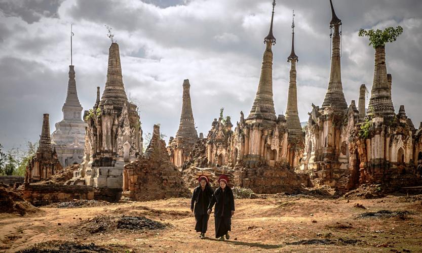 Shwe-Indein-Pagoda-Inle-L-015