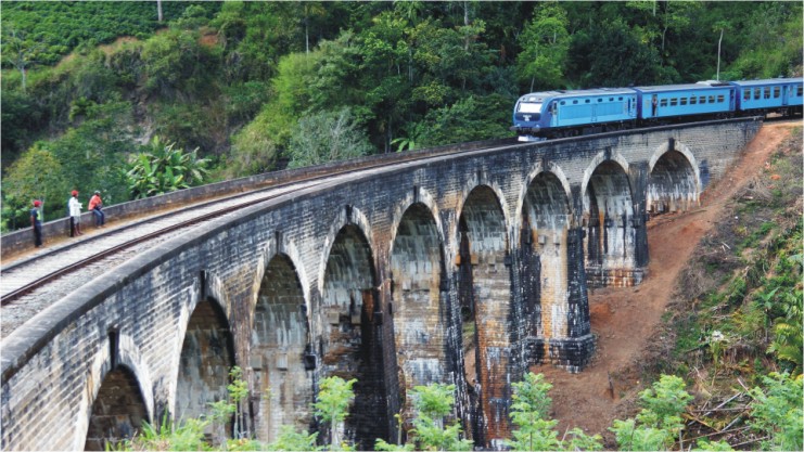 Walk on the Nine Arch Bridge in Sri Lanka